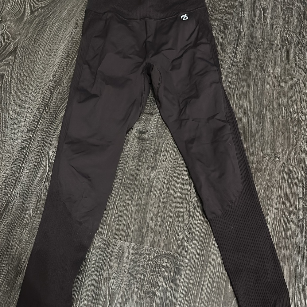 Peloton plum Leggings